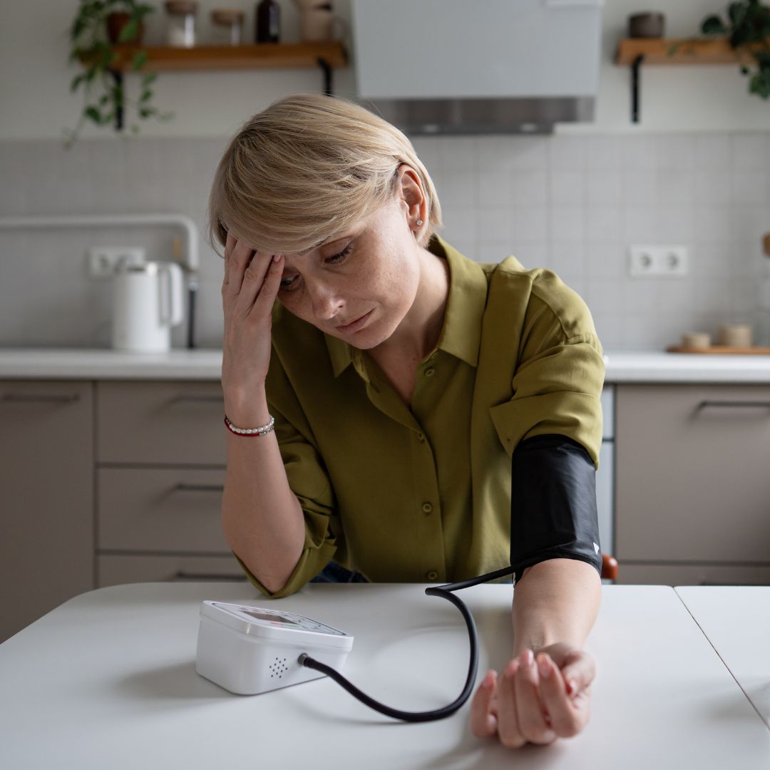 Caldo e pressione bassa: come proteggere il cuore durante l’estate?
